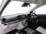 ダイハツのお店では、ダイハツ車を知り尽くしたプロフェッショナルが、専用の診断機器を使って各システムを点検しております。