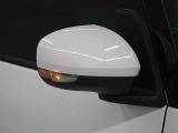 サイドターンランプ付きドアミラー。車両のドレスアップと右左折時の被視認性を兼ね備えたお洒落なミラーです。