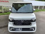 お客様に安全で快適なカーライフをお送りいただくために、中古車にも高いレベルの品質基準を設け、その基準に従って、全ての中古車について納車前整備を実施しています。