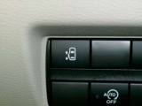 電動スライドドアの開閉は運転席からも操作できます。
