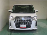 明度の高いLEDヘッドライトで、夜間の運転も安心です。