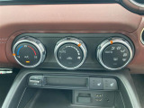 【 オートエアコン 】車内温度を感知して自動で温度調整をしてくれるのでいつでも快適な車内空間を創り上げます!//