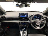 シンプルながら機能性あふれる運転席廻りです。視界性もよく、運転しやすいですよ。