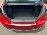 広々としたラゲッジスペースです。リアシートを倒せば大きな荷物も載せられます☆
