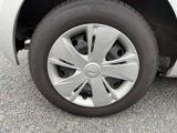 純正ホイールカバー付きです。タイヤサイズ 165/70R14