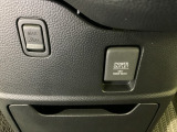 アクセサリーソケットはUSBのアダプターなどをつければ、スマホの充電にも使えます。周辺には物が置けるボックスがついています。