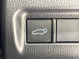 【パワーバックドア】スマートキーや運転席のボタンを押すだけでリアゲートが自動で開閉します!荷物を持っている時や、高い位置にあるバックドアを閉める際に便利な機能です♪