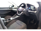 ドライバー目線で使いやすい運転席です。