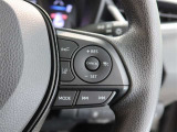 アダプティブクルーズコントロール機能付きです。走行中に先行車の様子を検知しながら、設定した車速の範囲内で先行車との距離のキープを支援します。詳細は販売店スタッフまでおたずねください。
