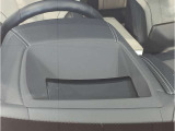 【ヘッドアップディスプレイ】現在の車速表示や目的地へのルート案内やメディア関連のリストを表示する事が可能です。視線移動を減らす事によりドライブに集中して頂けます。