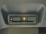有料道路のレーン通過に便利なETC車載器を装着しています。ご利用にはセットアップが必要となります。