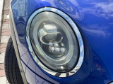 ●LEDヘッドライト:夜間走行時も良好な視界を確保し安心して運転できる高輝度LEDヘッドライトを装備!点灯速度が早く、消費電力も抑えられています。