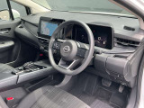快適に運転できるドライブポジション!運転席シートリフターとシートスライドで、無理のない運転姿勢がとれます。
