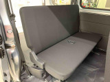 余裕のある運転席ですので、快適なドライブをお楽しみいただけます。