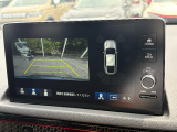 パーキングセンサーもついておりますので駐車などが苦手な方も安心して運転が可能です。