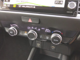 オートエアコン装着車で車内はいつも快適です!
