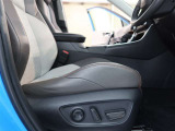 便利なパワーシートでラクラク♪ドライバーに合わせた最適なポジションで運転することが出来ます。