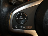 【ステアリングリモコン】ステアリングにオーディオ調節可能なスイッチが装備されていますので運転中でも視線をそらさずにオーディオの調節が可能です!