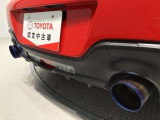 マフラーです。スポーティな感じを醸し出してます。