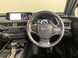【運転席付近】乗る方の気持ちをときめかせる、ハイクオリティな室内空間となっています。