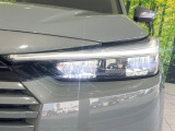 【LEDヘッドライト】悪天候や夜間走行時も良好な視界を確保し安心して運転できる高輝度LEDヘッドライトを装備!点灯速度が早く、消費電力も抑えられています。