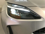 LEDヘッドライトです。デザイン性がよくとても明るいので、夜間の走行や悪天候でも安心です。しかも長寿命!