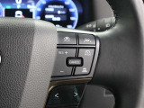 レーダークルーズコントロール作動時に車線維持に必要な運転操作の支援を行う「レーントレーシングアシスト(LTA)」を搭載しています。