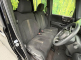 運転席シート廻りは使用感も少なく、良好な状態となっています。前オーナー様が丁寧に使っていたことがよくわかりますね。