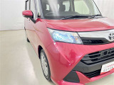 明るいライトが夜道を明るく照らしてくれます。 運転する上で、道路状況をいかに早く認識できるか重要なポイントです。 白色光が暗い道も明るく照らしてくれますよ。