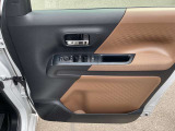 パワーウィンドウ装備です。運転席はオートになっているので、ワンタッチ開閉することが出来ます。