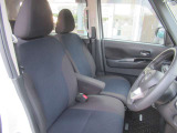 乗り降りしやすい運転席&フロアマット付き♪◎掲載後すぐに販売が決まってしまう場合もございますのでご来店前にお電話でご予約を頂ければ幸いです。