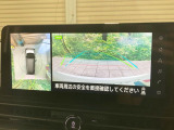 【アラウンドビューモニター】専用のカメラにより、上から見下ろしたような視点で360度クルマの周囲を確認することができます☆死角部分も確認しやすく、狭い場所での切り返しや駐車もスムーズに行えます。