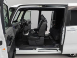 愛知ダイハツではお車をご購入頂いた後が本当のお付き合いのスタートだと思っています。 ですので定期点検や車検もお得なパックをご用意してお客様に頼りにされるダイハツディーラーを目指しています☆