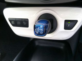 手になじみの良いシフトレバーは操作がしやすく、安全運転をサポートしてくれます。大きな傷やスレもなくきれいな状態を保っています