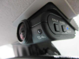 ドライブレコーダー☆いくら安全運転をしていても、事故に巻き込まれることもあります。万が一のときに証拠として使えるドライブレコーダー純正オプションで付いてます。