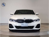 【キドニーグリル】BMWは約90年もの間、ほぼ全ての車両にひと目でBMWだと分かるこの特徴的なフロントグリルが備えられ、デザイン・アイコンとして親しまれてきました。
