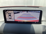 狭い場所での駐車やすれ違いなどでより的確な運転操作に役立つ360&deg;ビューモニターが装備されています。