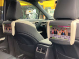 ☆リヤモニター付きで後部座席に座る人達も退屈しません☆