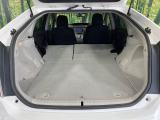 後席を格納すると、これだけの広さが!シーンに合わせたシートアレンジで、大きな荷物も積むことが出来ます♪