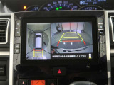 パノラミックビューモニター付きです。車両を上から見たような映像をディスプレイオーディオ画面に表示。運転席からの目視だけでは見にくい、車両周辺の状況をリアルタイムでしっかり確認できます。