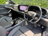 Audiのインテリアはエクステリア同様、優れたデザイン性とクオリティ、そして機能性を兼ね備えております。