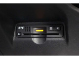 ETC車載器を装着しております。有料道路の料金所もスマートに通過できます。