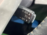 【クルーズコントロール】高速道路もラクラク走行。アクセルを離しても一定速度で走行ができ、長距離運転時の負担を軽減!加速・減速も簡単なスイッチ操作で調整できます。