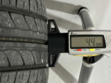 夏タイヤの残り溝は4.4mmです。スリップラインからは2.8mmとなっております。