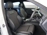 Audi車はどの車種も全てレザーハンドルです。そこにはAudiのこだわりがあり質感の高いレザーでしっかりと手に馴染み、高級感を演出します。