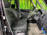 運転席シート廻りは使用感も少なく、良好な状態となっています。丁寧に使われていたことがよくわかりますね。