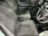 運転席周りです。広々としています。