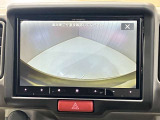 【バックモニター】駐車するとき、後ろのスペースがどれくらいあるかわからず、うまく停められない・・なんてことを防ぐ、バックカメラを装備。