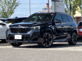 高年式!走行少ない!新車保証付!弊社デモカー!20インチアルミ!タッチパネル式ナビ!ハーマンカードンスピーカー!電動Mスポーツシート!赤キャリパーMスポーツブレーキ!