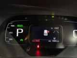 視認性に優れたメーターを採用しており、走行中でも車速や情報が分かりやすく表示されます。運転時の視線移動をむりのない範囲に抑え、快適で安心感のあるドライブをサポートします。